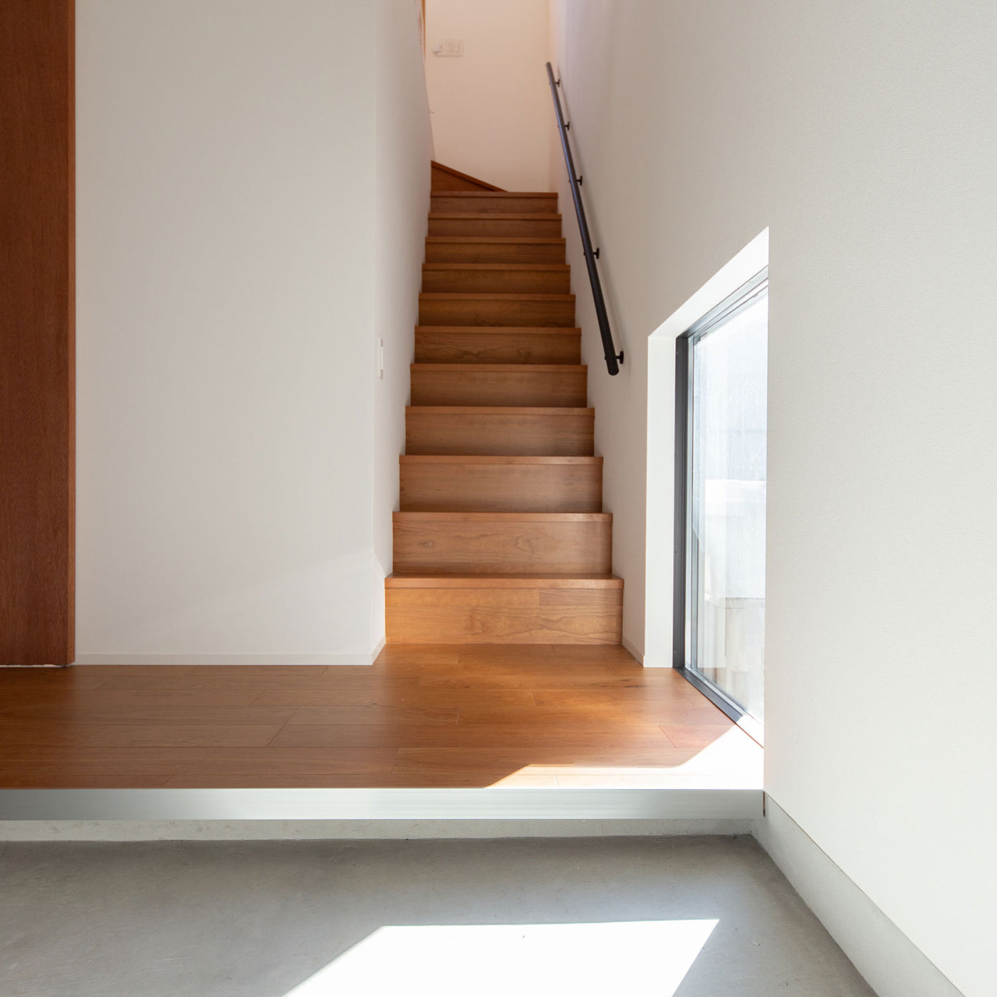 玄旋 CAMIS 玄関框 – Noizless